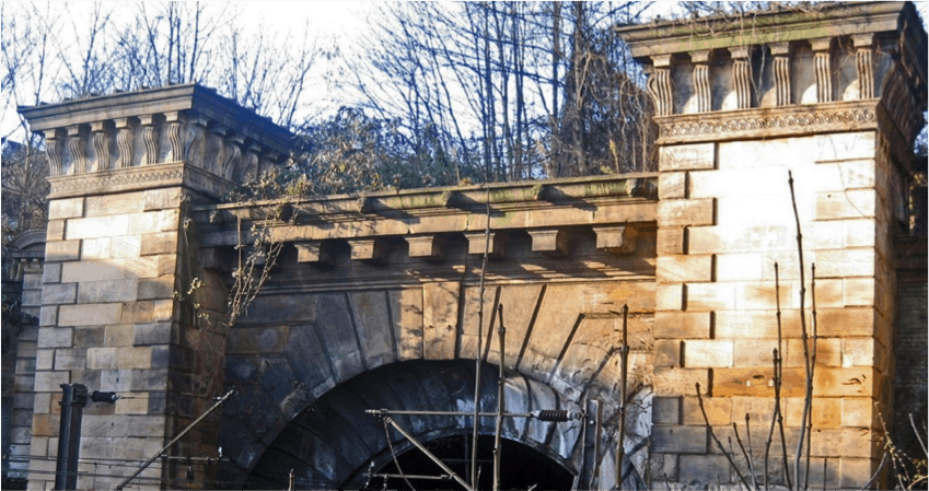 photo of Cornice of the Portal 